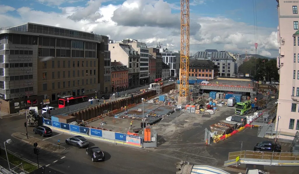 Nylig installert kamera sør for byggeplassen. Bilde tatt 19.08.26.